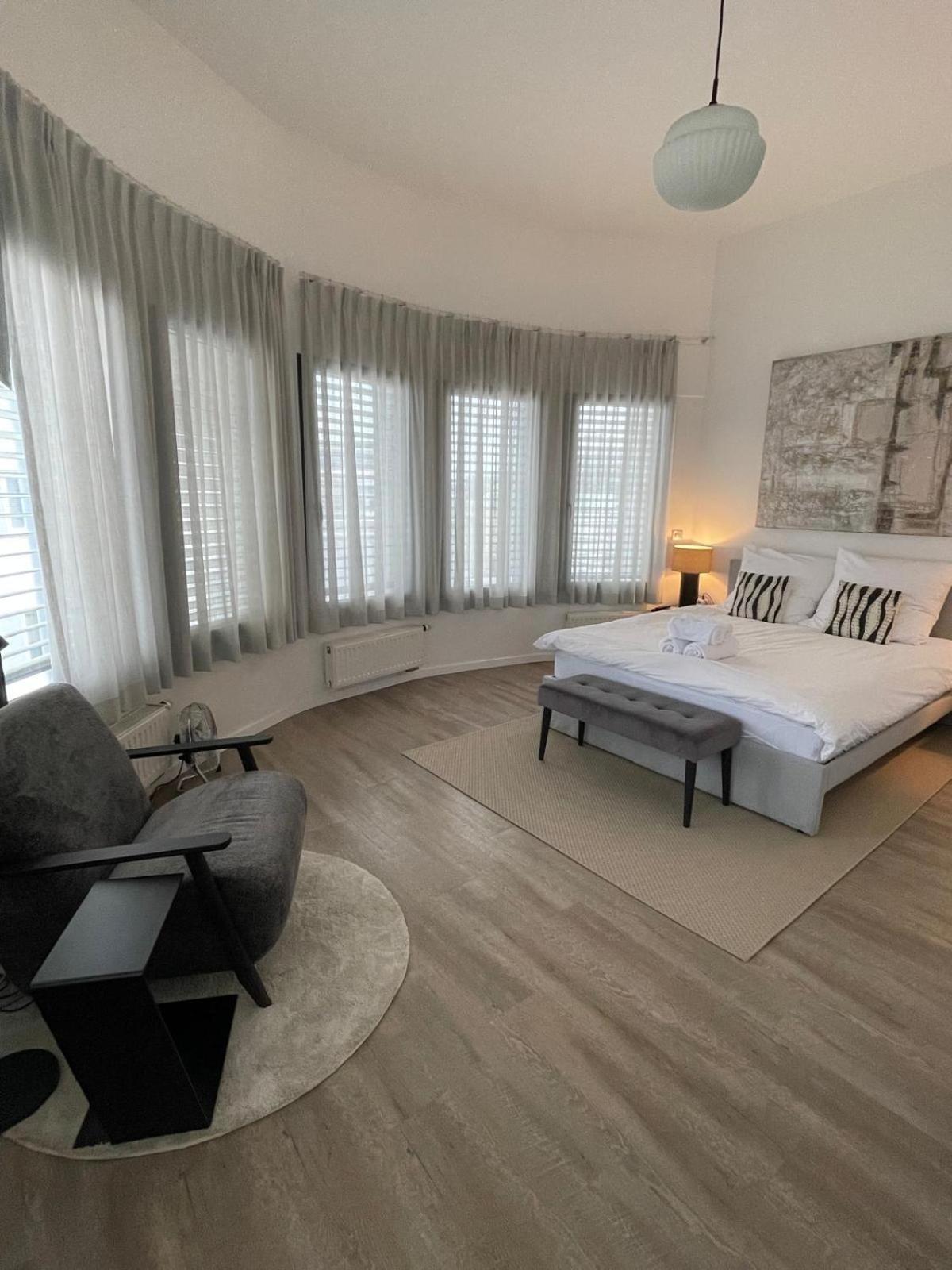 Ferienwohnung Lux Penthouse - Office, Terrace, Gym & Parking Luxemburg Exterior foto
