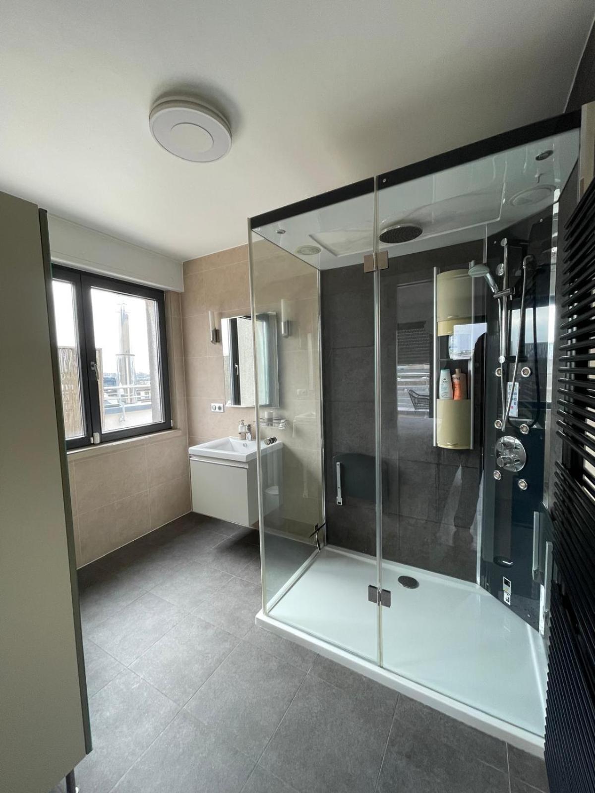 Ferienwohnung Lux Penthouse - Office, Terrace, Gym & Parking Luxemburg Exterior foto